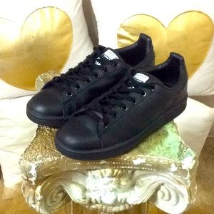 Adidas...Stan Smith...accepting offers